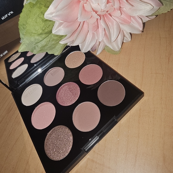 ♡ 3 / $25 Morphe 9V Vintage Rose Artistry Palette; BNIB - Picture 3 of 8